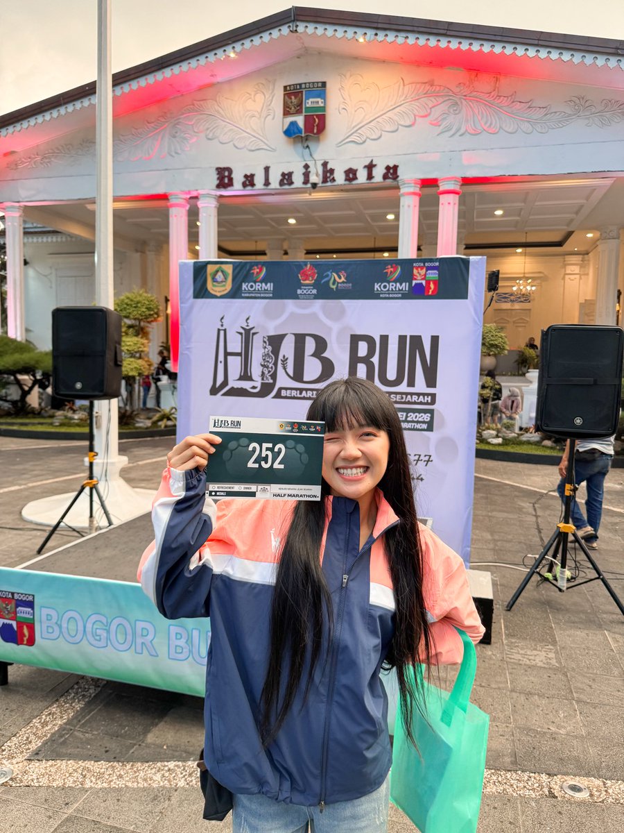 Cindygulla0's tweet photo. Nyampe Indonesia 🇮🇩 , main ke bogor dulu~ Recovery Run di HJB sekaligus kulineran 🥳 https://t.co/szld7DccuG