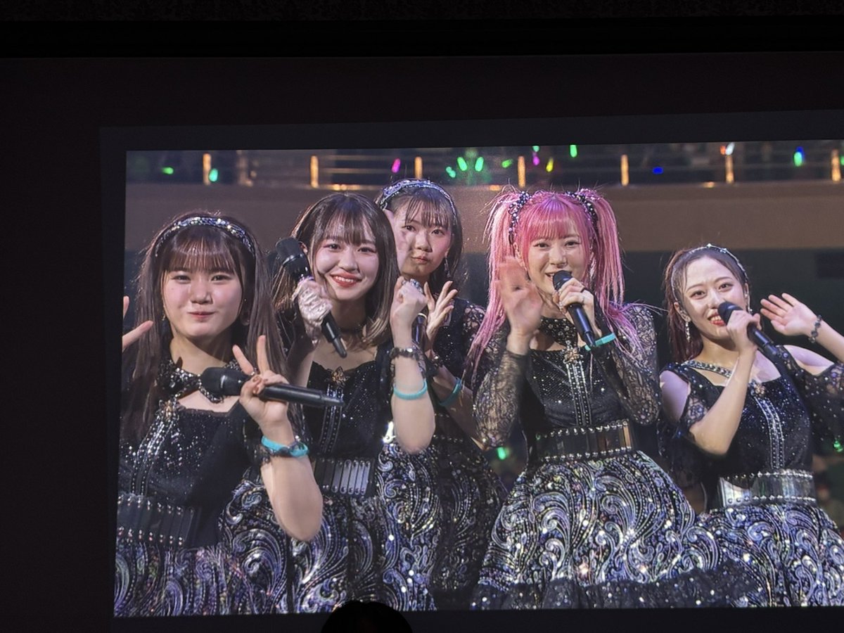 KU_helloken's tweet photo. モーニング娘。とJuice=Juiceの鑑賞会をしました！！ 両方のグループの、知らないメンバーや曲にも出会えて楽しかったです✨️✨️✨️ https://t.co/tKGxKK1YMp