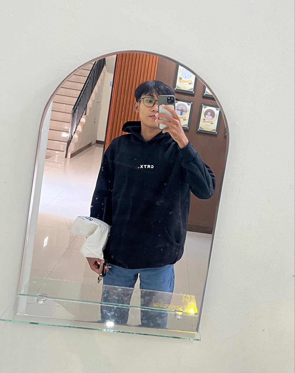 Masdhytt's tweet photo. Happy wekeend gais 😗 https://t.co/oyd7jMcNjX