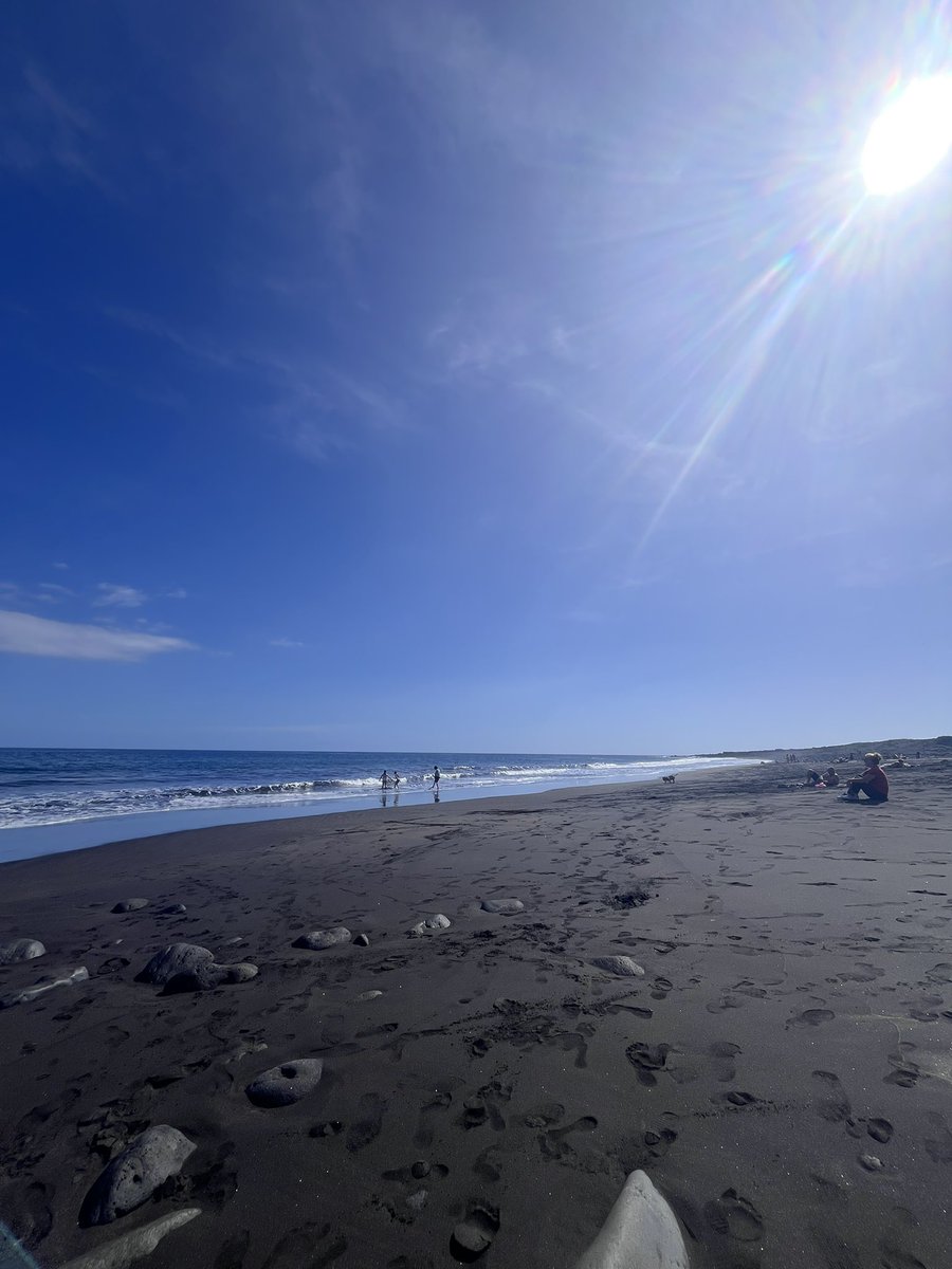 lasonrisax's tweet photo. Feliz día de Canarias, mi gente 🇮🇨 Vivimos en el puto paraíso, pero tenemos que cuidarlo para que no acaben con él 💖🥹 https://t.co/YfdT2wR5v1
