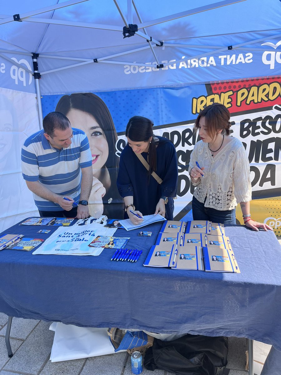 ipardo_romera's tweet photo. Mañana calurosa de sábado charlando con los vecinos de Sant Adrià de Besòs.

Hemos aprovechado también para avalar la candidatura de @alejandroTGN para revalidar la presidencia al frente del @PPCatalunya . 

Unidad, compromiso y confianza.

¡Adelante!💙💪🏻 https://t.co/MKBS7GYX1s