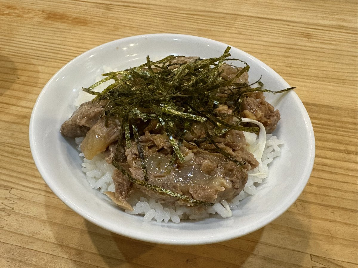 noodle_pappa's tweet photo. 5/19
まりお流らーめん
創作(焦がし味噌鶏豚カプチーノ～ライスコロッケ添え～)、ミニなんこつ丼

足し算のやつ
味噌が濃くて良かったです
安定のミニなんこつ丼 https://t.co/B38vhvukRw