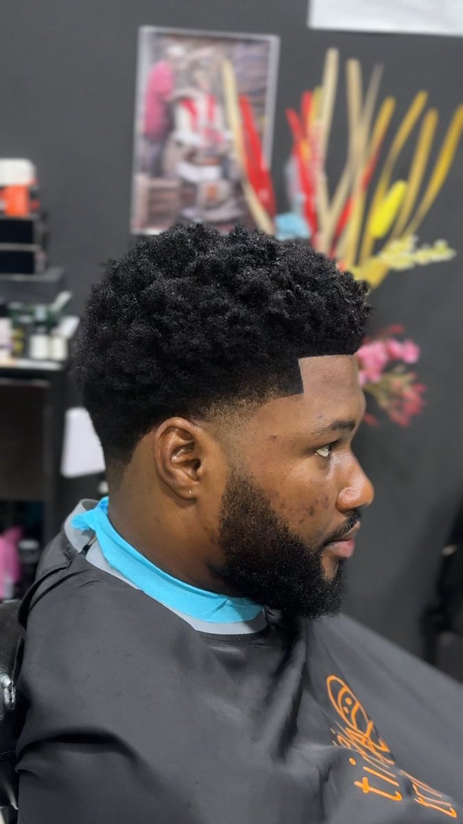 Adeloye4444's tweet photo. Before - After 

Hairstylist:@tinneytrimz https://t.co/seQCbhTNfd