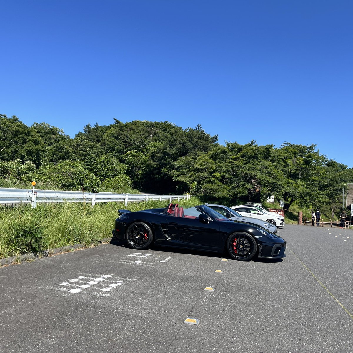 Is300hMB3's tweet photo. 納車！！

981GT4より色々進化しているが、大人しく感じる！

ボディーカラーがブラックなので、ボンネットとリヤフード閉めるたびに指紋が…どうしよう😨 https://t.co/uHAr7XzH3N