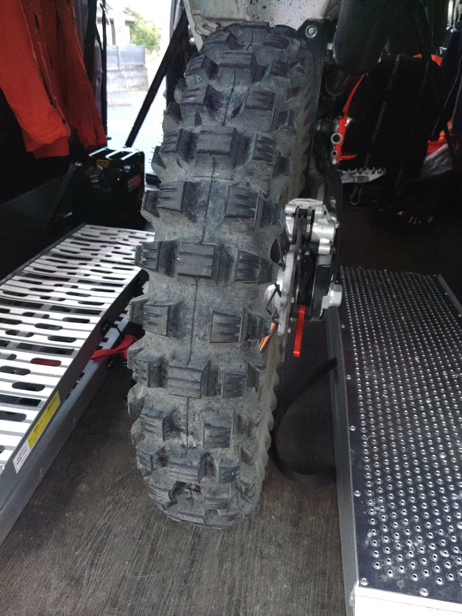 KTM819O4's tweet photo. #250EXC #METZELER #MC360 #Mitas #StoneKing #テストライド #元MXIA https://t.co/2qK4PBk1Zt