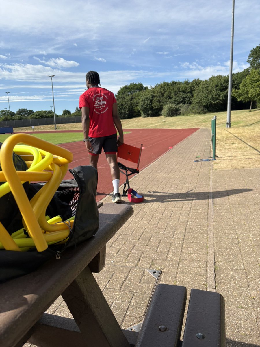 2fastcallanan's tweet photo. Track session 💪🔥 worked with the weighted sled too. #hardgrind #nodaysoff https://t.co/YzV8Zq8ehI