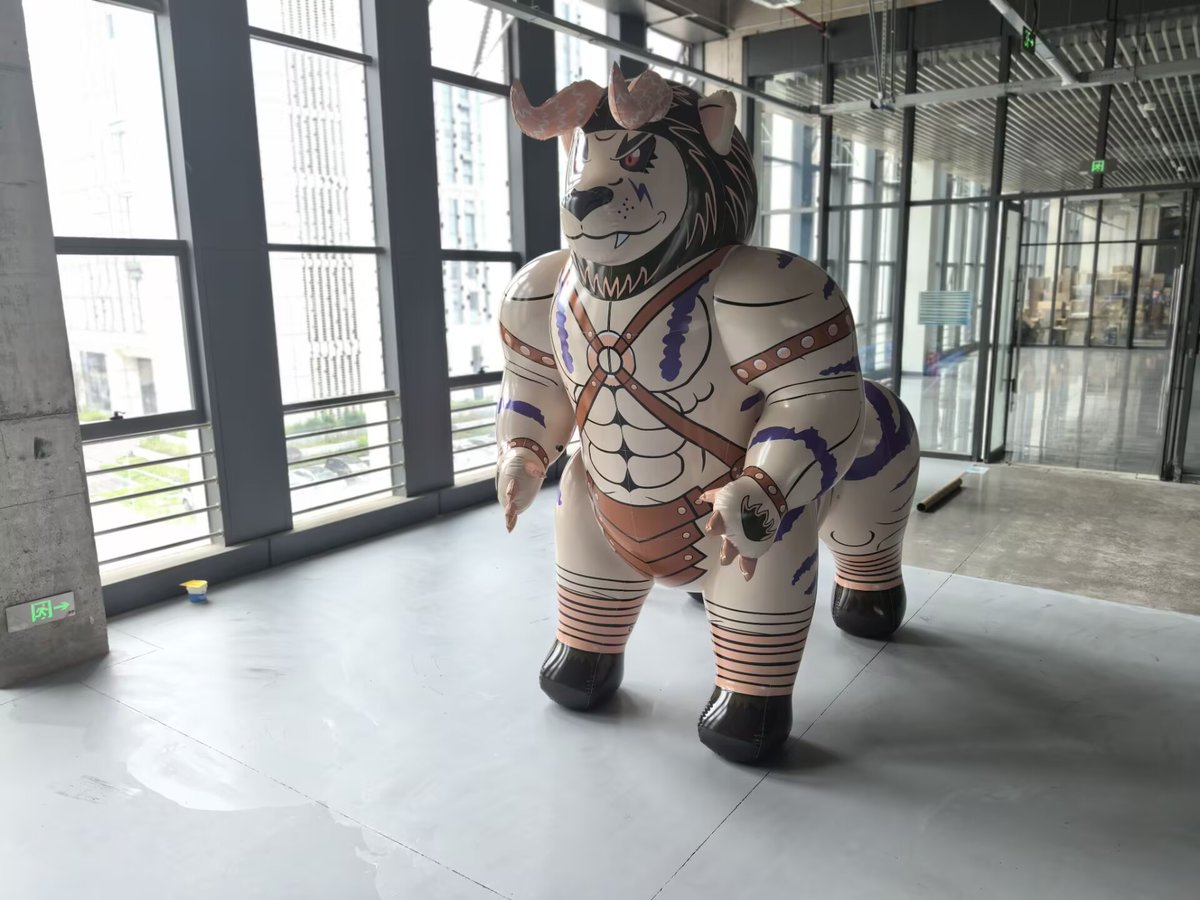 BeiLegirl's tweet photo. Who else could love such a cool inflatable centaur?
#inflatablecentaur
#inflatablecartoon
#inflatablehorse
#inflatablemascot
#inflatablemodel https://t.co/fVibJyr67S