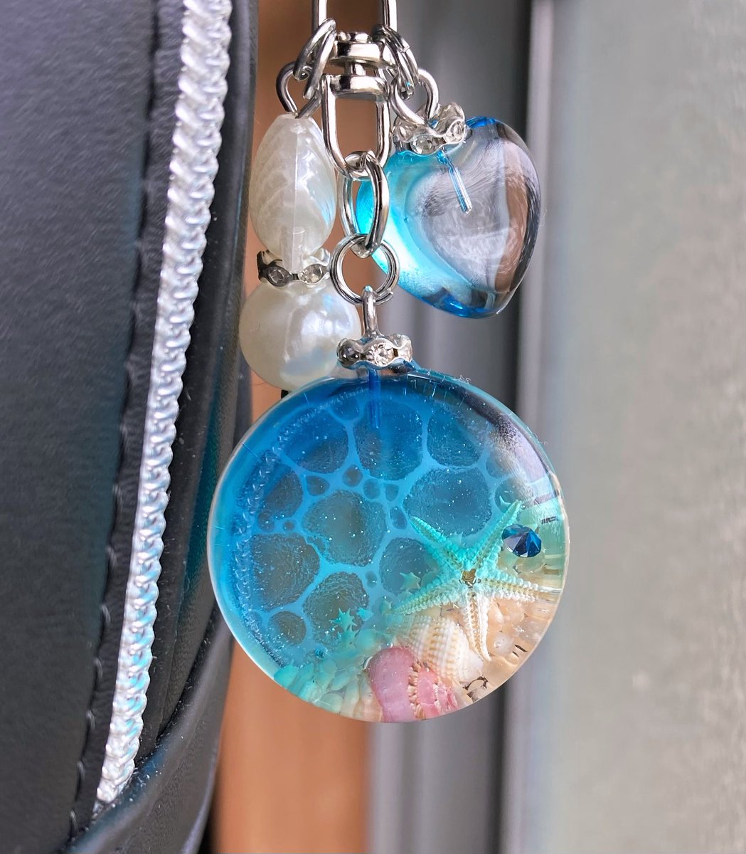 海バッグチャームできました🐚 #レジン #ハンドメイド #バッグチャーム