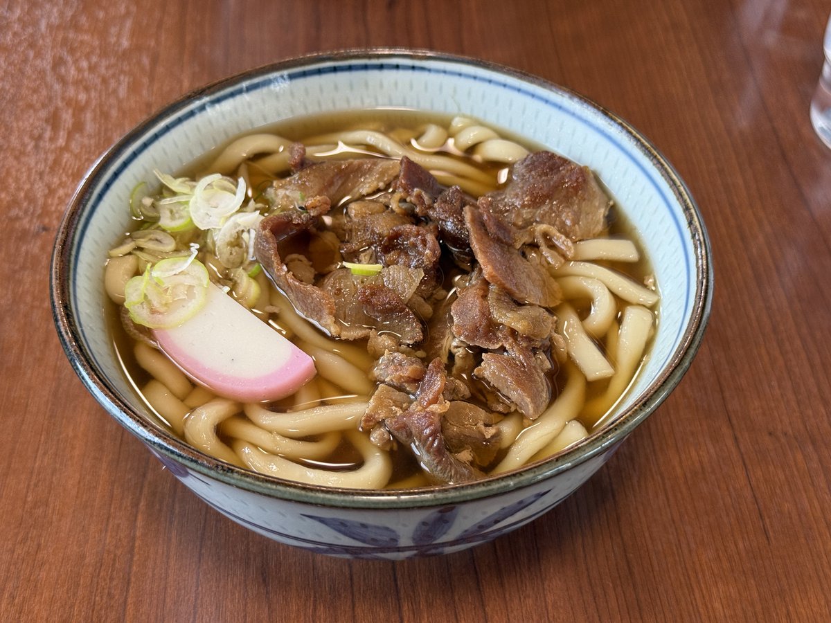tunehuman's tweet photo. 初めて来たよ
御食事処 栄
肉うどん https://t.co/ormY5Lw8qZ