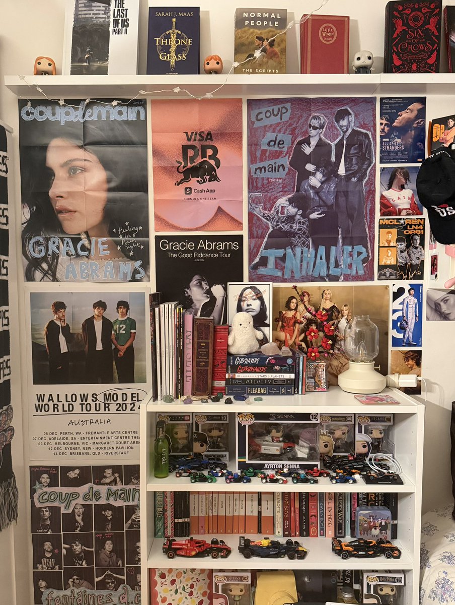 piastried's tweet photo. #redid my wall not that any of u know what it looked like before but it looks cute so thought i’d share😘😘😘😘😘 https://t.co/vKFmGXnkAO
