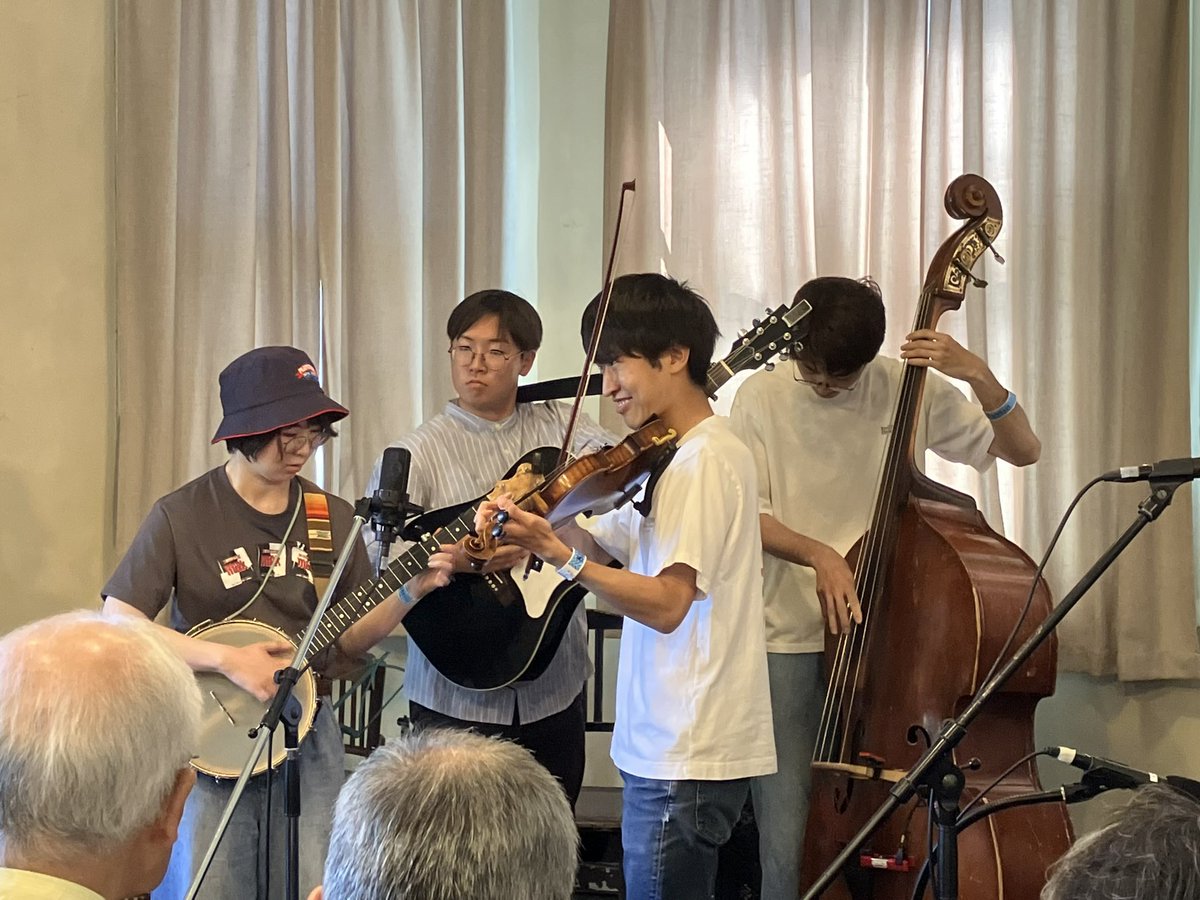 kitanomojakun's tweet photo. Sea Mountain、とても心地よいです。
実力派揃いのステージ、庭ではジャムやセッション。いろんな所でお会いした人たちとのごあいさつと会話。
どれも楽しいです♪
#SeaMountain #旧グッゲンハイム邸 https://t.co/5Jdp0m89qk