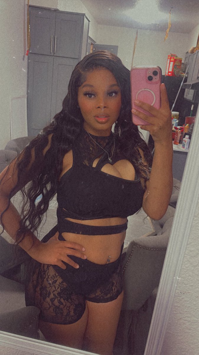 jashay_'s tweet photo. fineeeeshii🥰🤪😘🫶🏾 https://t.co/mSX3hTrnxA