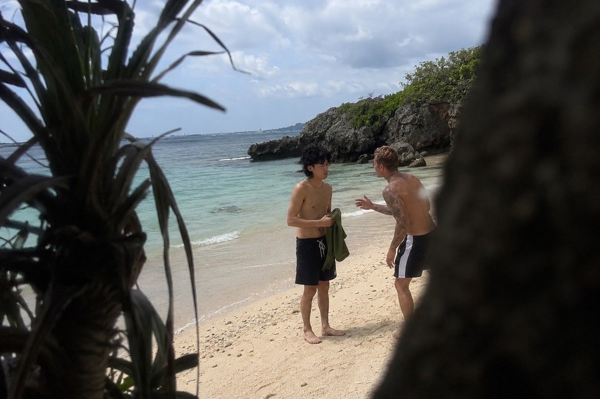 kju's tweet photo. よしつぐさん、沖縄来て詰められてる https://t.co/k1SSaWo517