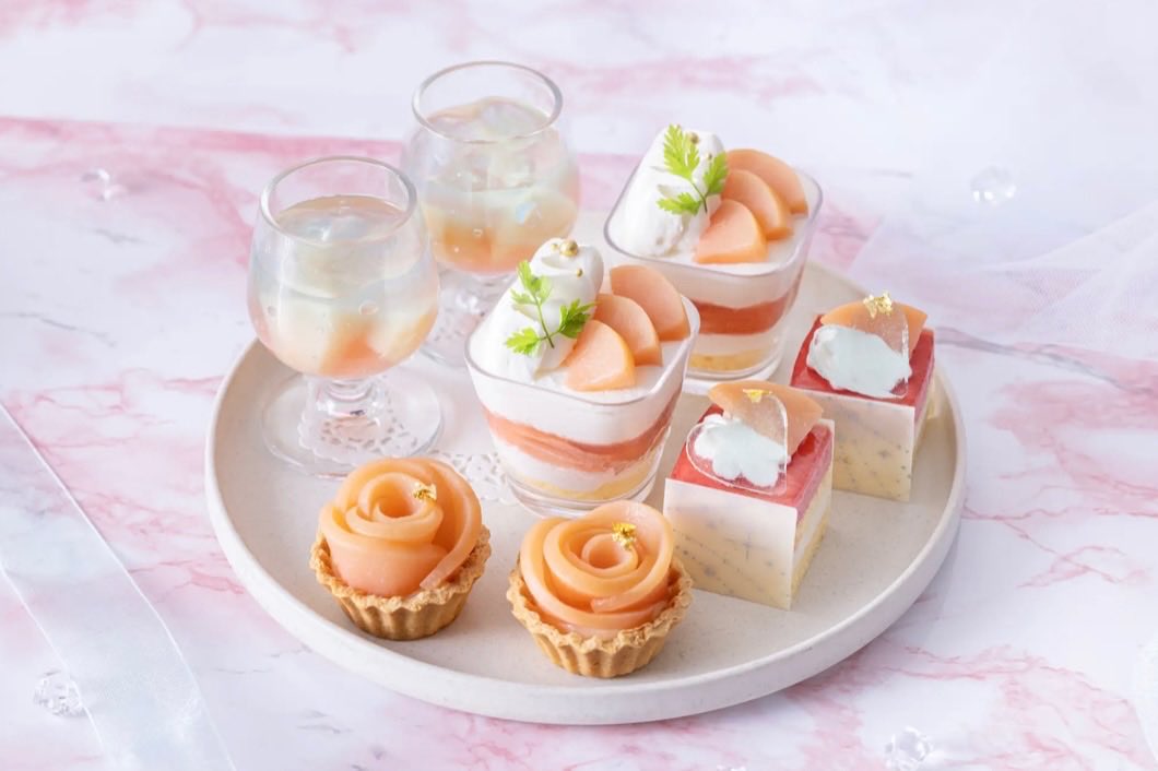 22lapin__'s tweet photo. 🍰Peach Afternoon Tea Set
　　~Pink&amp;Aqua Blue~

このビジュで6,500円は安くない？？！
桃アフヌンたのしみすぎるᐡ ᴗ̤ ̫ ɞ̴̶̷ ᐡ🍑🫖

📍川越プリンスホテル
期間🎀7/1〜8/31 https://t.co/W4T1ROlEWo