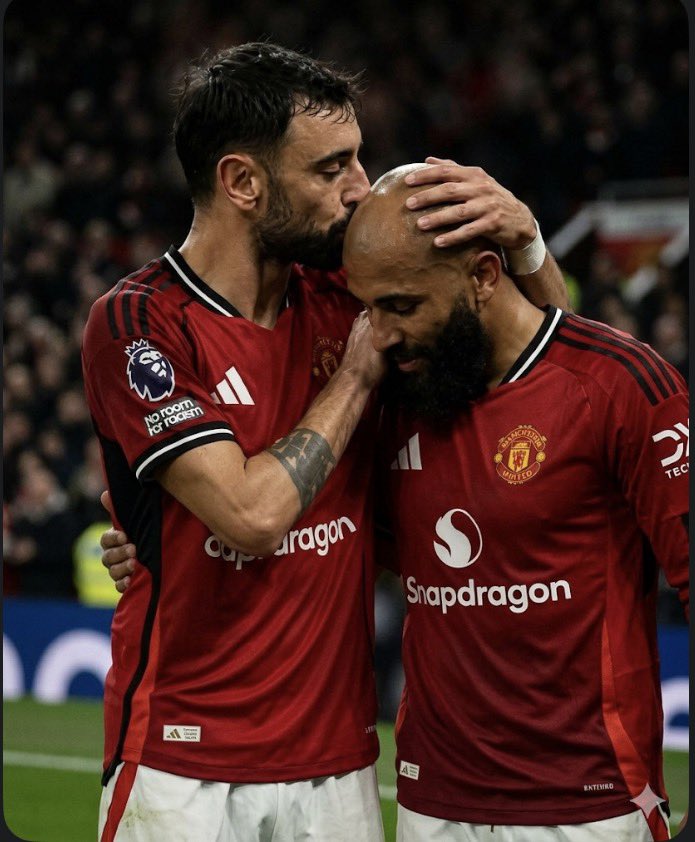Mr Man United tweet media
