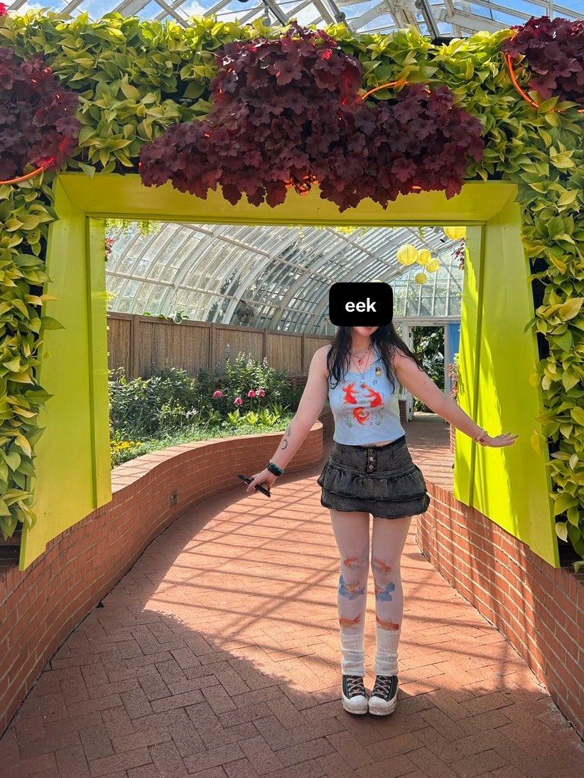 suicidalxrose's tweet photo. oomf snapped this during part of our meetup!! rate the fit https://t.co/3Lvsi45IdF