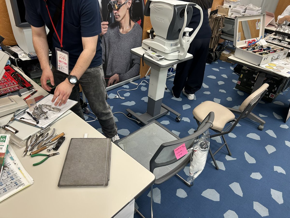 Third_X3's tweet photo. めがねmonoやブース
エイムの命である目をゲーム向けに作ってくれるeSASはモニターやマウスレベルで必須品です！！
値は張るけどリアルなタクティカルバイザーだからマジで買った方がいいです！！ https://t.co/n1RKeBWdss
