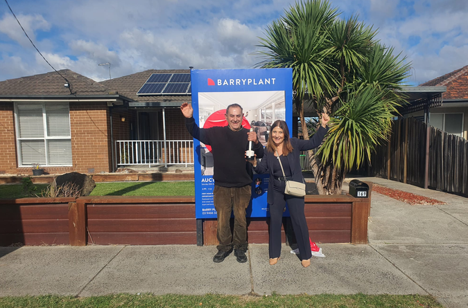 BarryPlantThom's tweet photo. Our final week of #auctions for Atumn2026 delivers another 100pc success rate for our happy vendors, with four bidders fighting for the keys to a 3-bedroom home in #Thomastown. Here's the details: https://t.co/YoiYMa6dAV 
#Melbourne #realestate #auctionresults #propertysales https://t.co/szZfhvIX9W