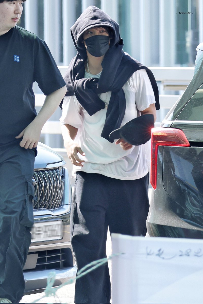 YellowStar_97's tweet photo. 260530 ICN🛫

#민규 #MINGYU #金珉奎 #ミンギュ
#세븐틴 #SEVENTEEN https://t.co/EcBd8kvQdp