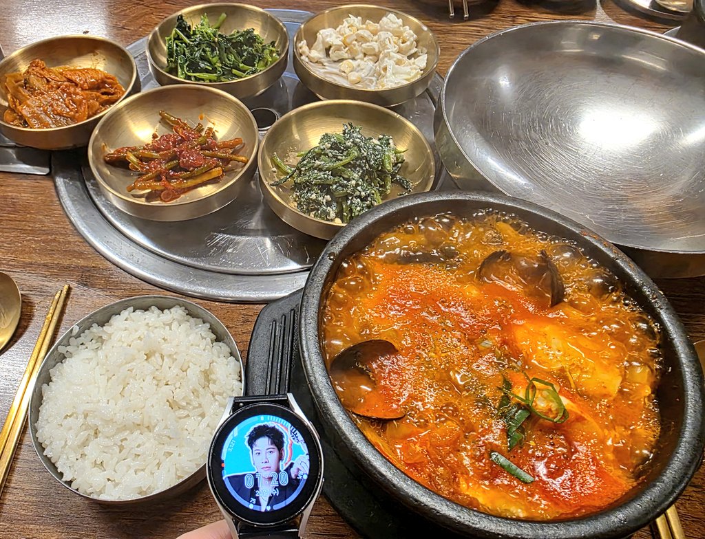 umhimada's tweet photo. 그동안 먹은 것들 9

해물 순두부찌개 / 쉬림프 포케 / 훠궈 / 갈비탕

#SingtoPrachaya https://t.co/m0oksbK96W