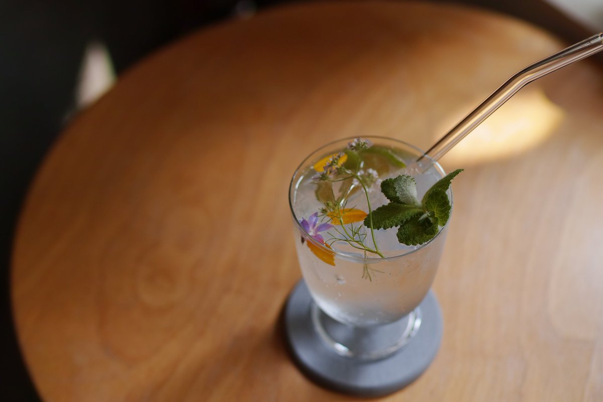 LittleCucina's tweet photo. 近々登場予定🌼
エルダーフラワーのソーダ

#エルダーフラワー
#organic
#季節のドリンク https://t.co/YiLnMuL2Wa