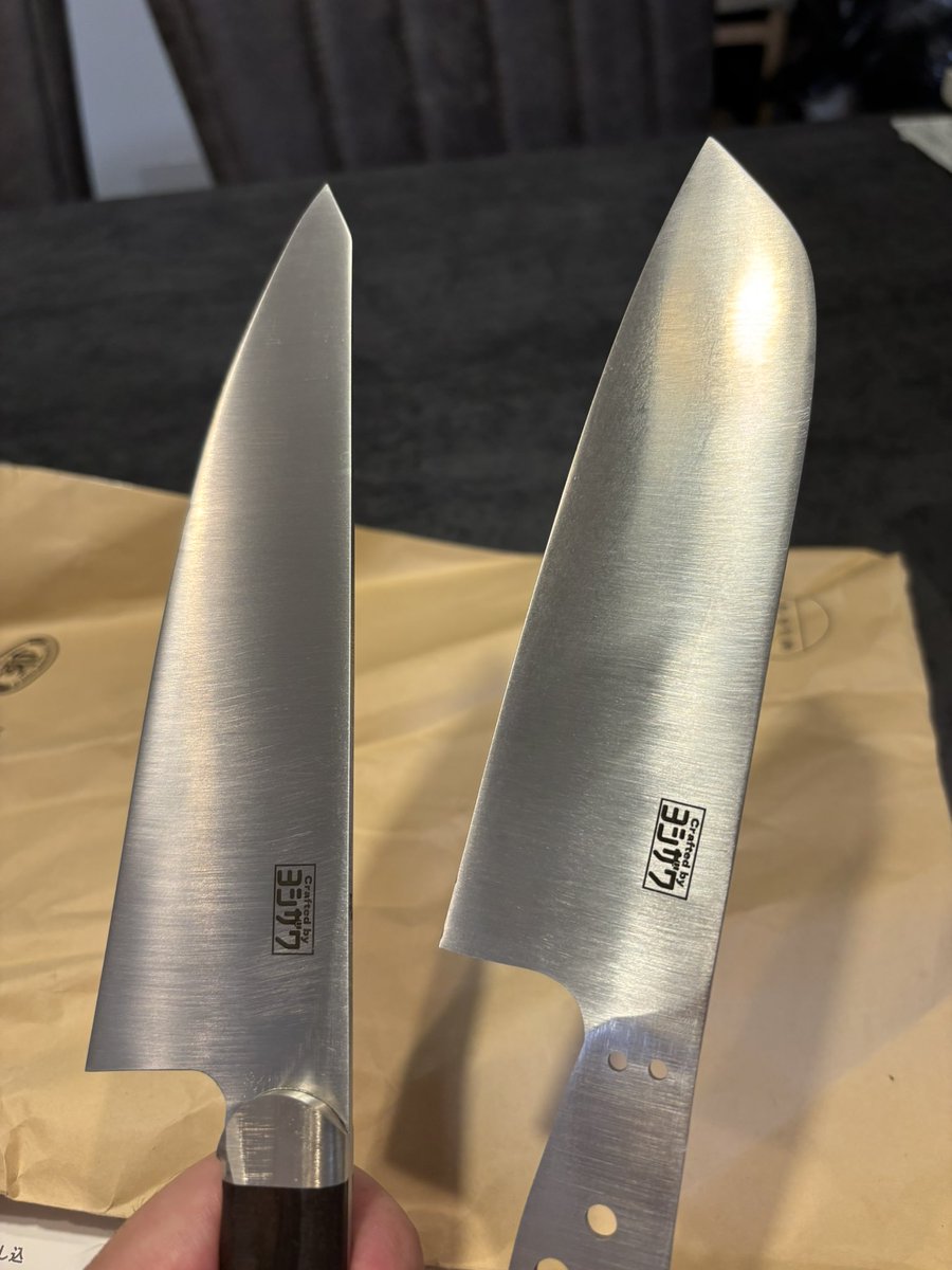 YM8844960886518's tweet photo. まだ作り途中だけどマトリックスさんで包丁に名入れしてもらってきた https://t.co/yUToJA1oqJ