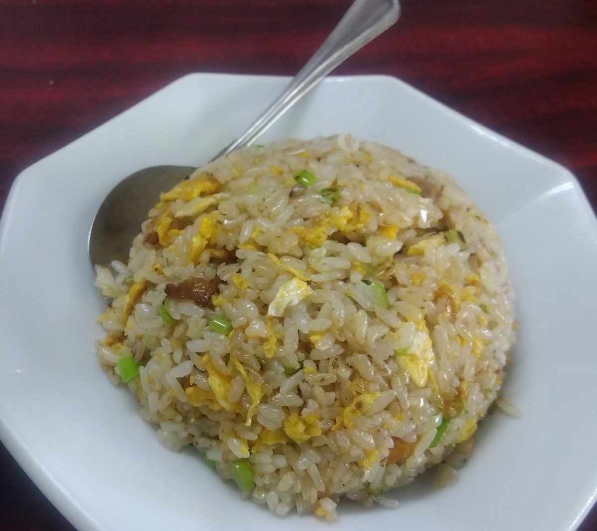 Mr_Starpitz's tweet photo. 福ラーメン。
喜多の湯山王温泉駅までできるの近く。
台湾ラーメン炒飯セット950円！
ラーメンピリ辛で美味しかった〜😘
ごちそう様でした🙇 https://t.co/tyNsIP1VQ1