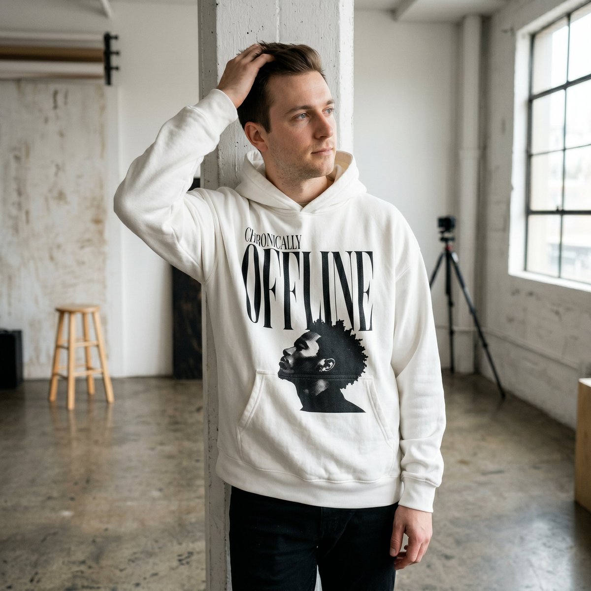 PhylonBox's tweet photo. The ultimate status symbol. 
Be completely unreachable.

Check out - https://t.co/e1fvZ3AmdS

 #chronicallyoffline #editorialdesign #streetwearculture #minimaliststyle #digitaldetox #slowliving #phylonbox https://t.co/3TlCYj27Bh