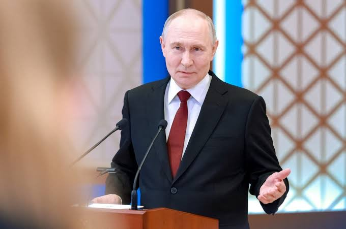 RT by @mikenov: RT by @mikenov: 🇷🇺 Putin says Western media is “openly deceiving” their own citizens.