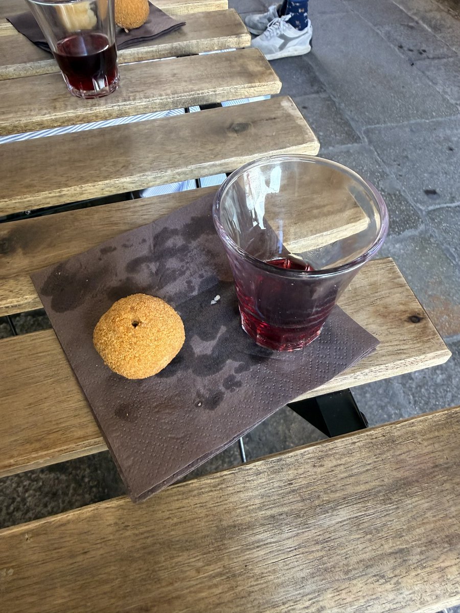 BrettCranfill's tweet photo. Went on a food tour of Venice. They took us to a few spots where the locals eat. I’d recommend it. Our guide was awesome! https://t.co/sgr4eQ6nbW