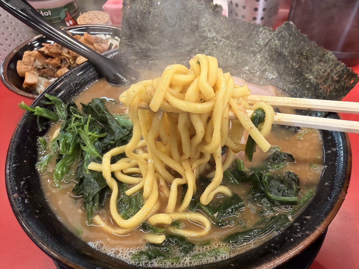 Chappy0909's tweet photo. 最近週一で行ってる
毎週30分並んでる 王道家直系 IEKEI TOKYO
うますー https://t.co/35RSgQIyix