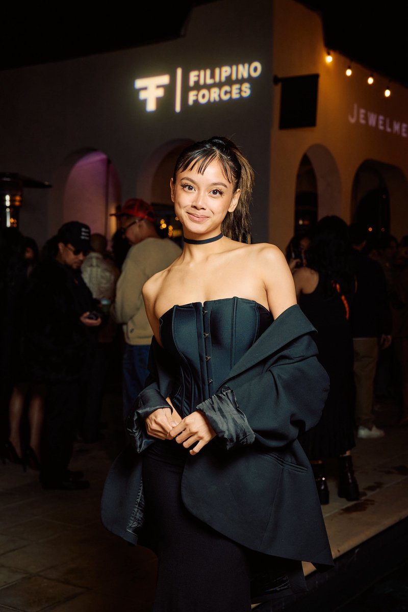 ylonuhhh's tweet photo. Filipino Forces 🖤 https://t.co/bJ0JLaEPW9