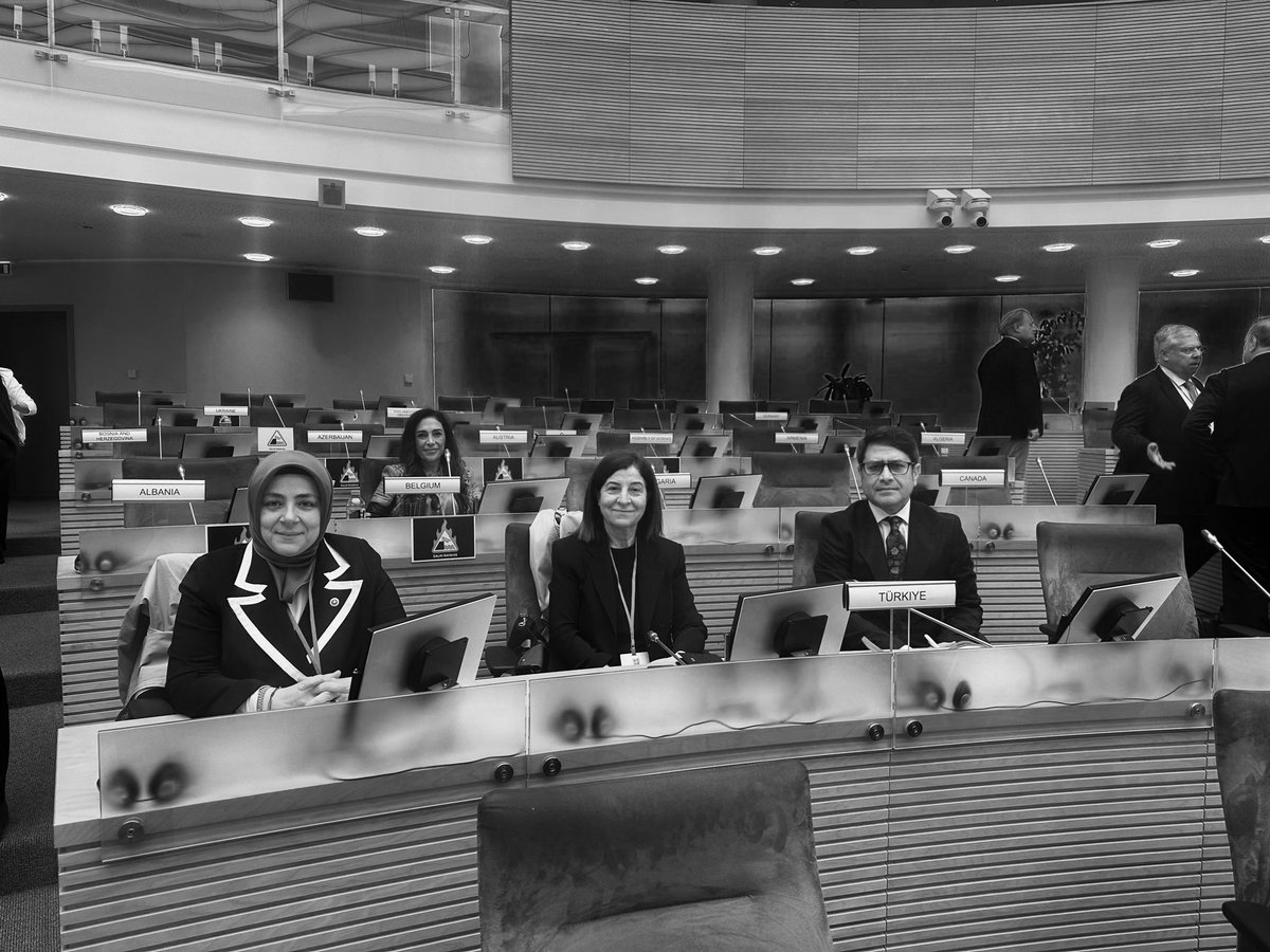 AliSahin501's tweet photo. NATO Parlamenter Asamblesi toplantımıza Litvanya’nın başkenti Vilnius’ta devam ediyoruz… https://t.co/bR8LiEN45v