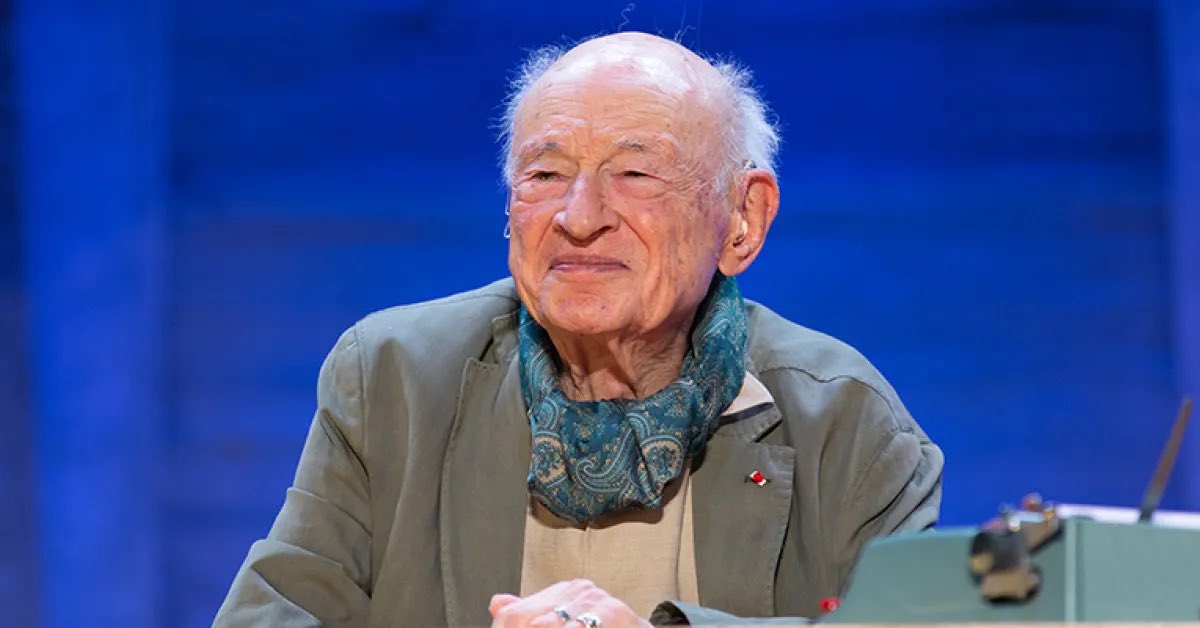 VicentOlmos2's tweet photo. Mor, a 105 anys, Edgar Morin. A l’@editorialafers, a la col·lecciò «Biblioteca de pensament crític» vam tenir la sort d’establir contacte amb ell i li vam editar el seu llibre «Despertem!». Ara, més que mai, de lectura, si més no, molt recomanada.

https://t.co/X4nPpywne4 https://t.co/vWqkD0xjTn