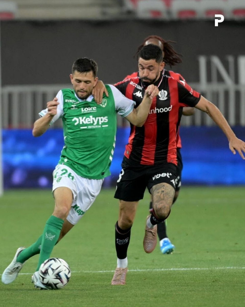 leprogres_asse's tweet photo. ⚽ Les Verts ont sombré à Nice et restent en Ligue 2 ! 
Dans un barrage retour, longtemps accroché, l'#ASSE a craqué en fin de match et laisse s'échapper la Ligue 1.
Revivez cette triste soirée en images 👉 https://t.co/Nut6bjjyJE https://t.co/6cyK9vlmuj