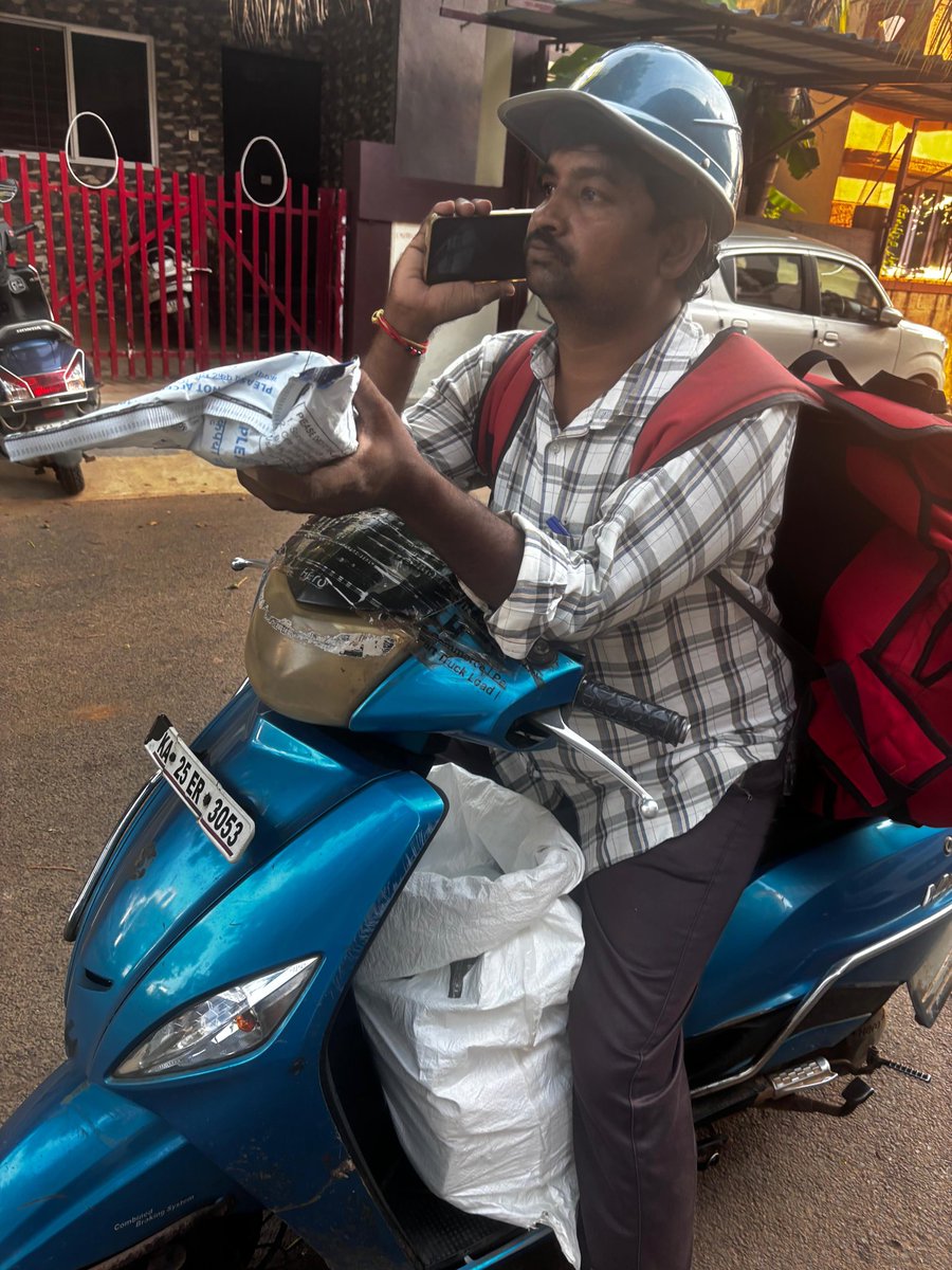 Zythophile01's tweet photo. @delhivery @help_delhivery @amazon @amazonIN @AmazonHelp Hello Corporate #scamsters Day 4 ,order is out for delivery again and the delivery agent if he denies open box delivery again what should I do? #scam #sahilbarua #kapilbharati #surajsaharan #sameermehta #amazonscam https://t.co/M6Vcfa20TT