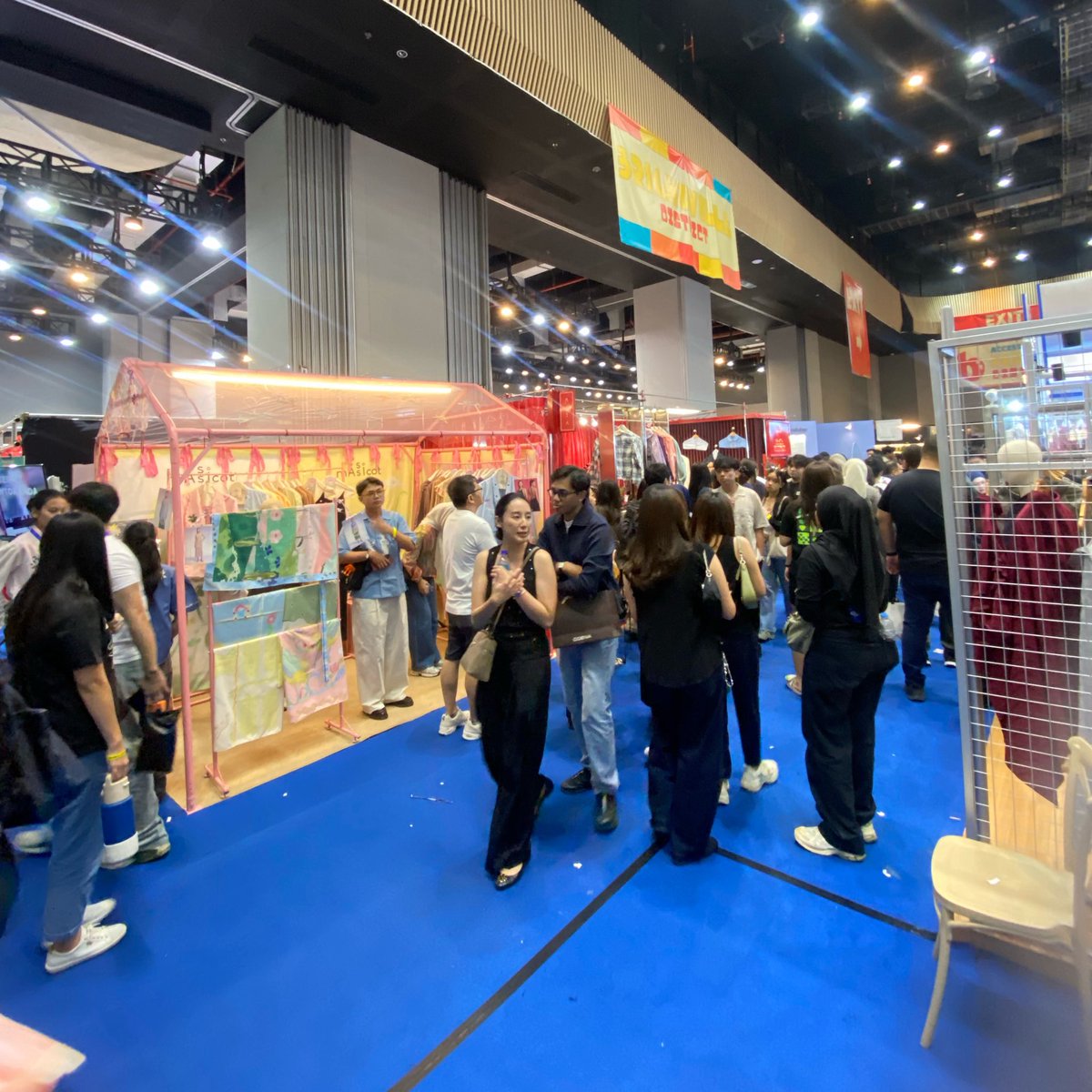 nomadealz's tweet photo. Yang mau jastip Brightspot Market ayooo ke akuuu!!!✨✨

t city brightspotcity #zonajajan https://t.co/vH0Sz35wZG