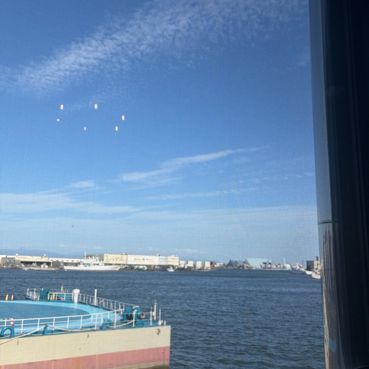 gimmesachi's tweet photo. コンサートも終わってホッと一息☕️
天気も良くて海も見えて、揚げたてチュロスとコーヒー。
チュロスも甘すぎずちょうど良いし、クリームもあっさりで美味しい
#87coast
#海が見えるカフェ
#チュロス https://t.co/sYdJK8YpmW
