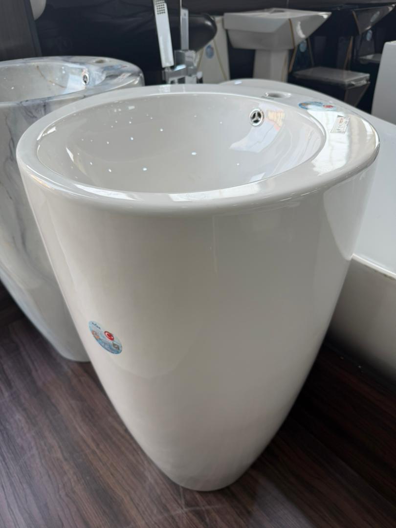 RUrenma's tweet photo. Freestanding Wash Basins Available
Different colors. Different shapes. Different designs.
Find the perfect basin to complement your bathroom style.
📍 Lagos, Nigeria
🚚 Nationwide Delivery
https://t.co/iIUOucCJaz
#PENEALBuildMart #SanitaryWares #BathroomDesign #WashBasins https://t.co/ZIiOjNme3z