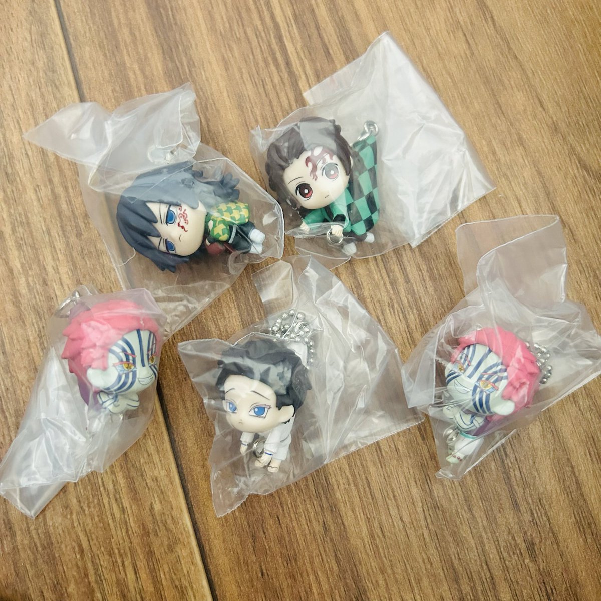 kmt_same's tweet photo. こゆきちゃん❄️だけおらずコンプならず😭あかざはくじごめん😭 https://t.co/8Zez9KSoRv