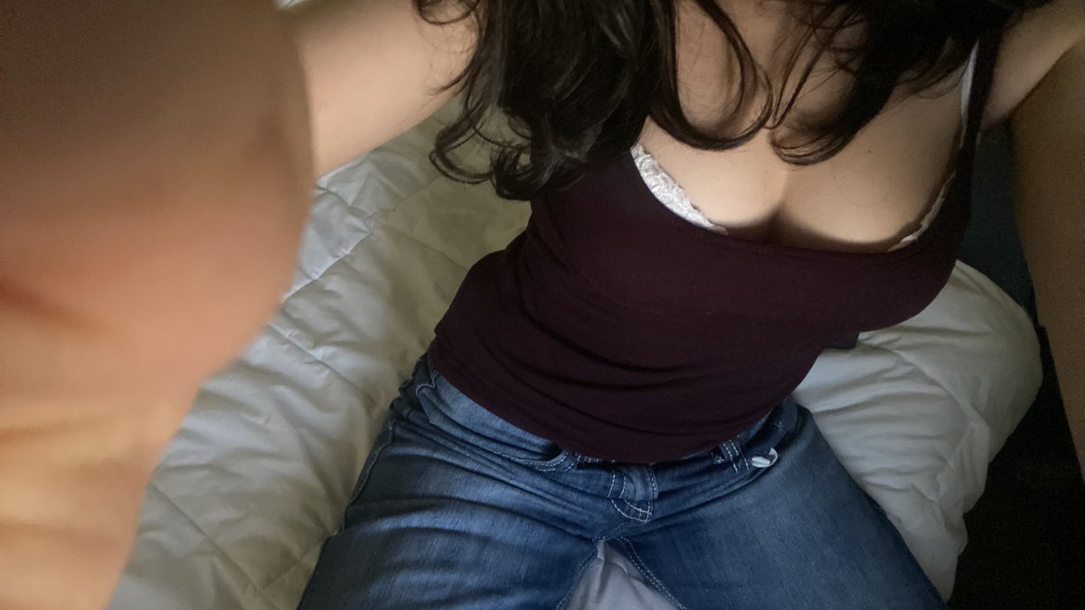 lili tweet media