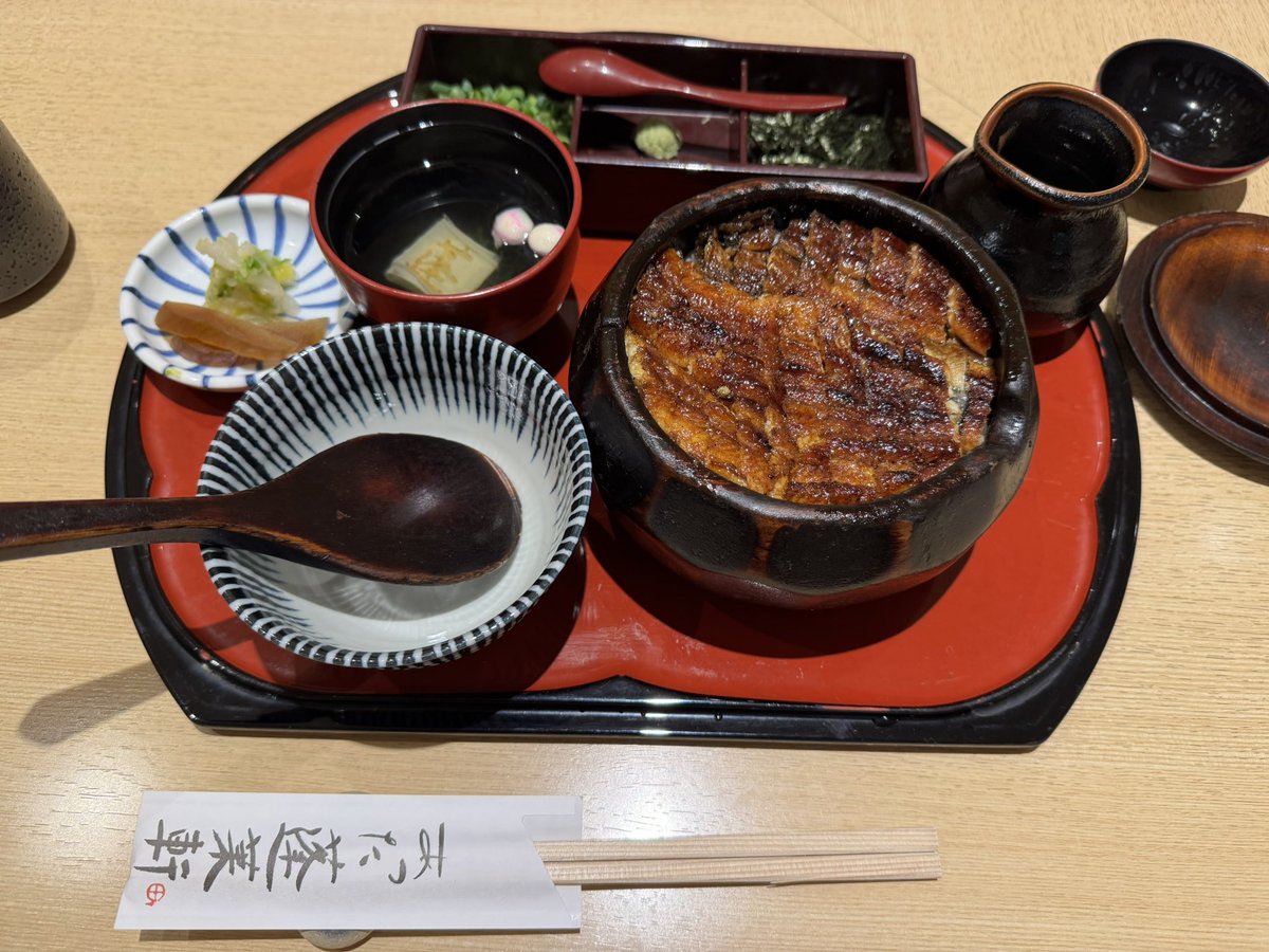 Godom12's tweet photo. ライブ前にひつまぶしを食す。
めっちゃ美味しかったです👍 https://t.co/H4V4OHSLzo