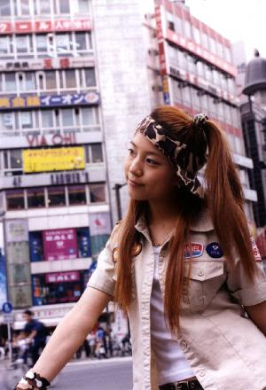 jumpingfiles's tweet photo. 25 years ago, BoA debuted in Japan.

After failed attempts, she was the first K-pop act to break into the Japanese market. By achieving a level of success equal to Japanese singers, BoA kicked the doors open for Koreans in the country and became K-pop's first international star. https://t.co/4HU49S0mbN