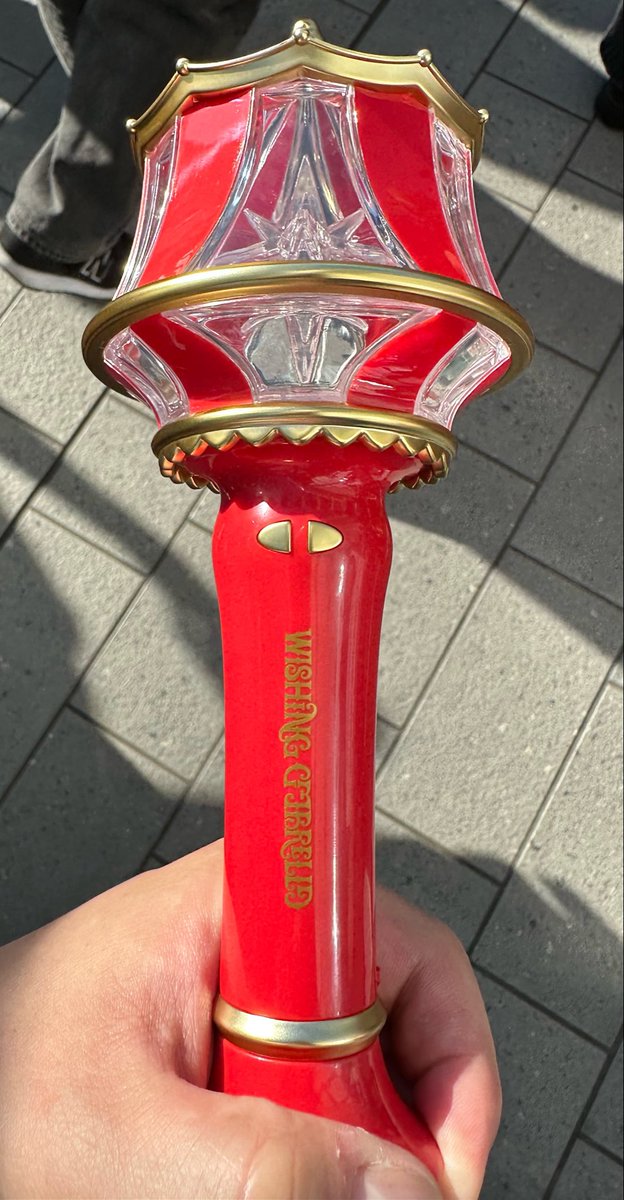 mashlon's tweet photo. 物販2時間40分待ってようやく購入 https://t.co/e3HxOudS9x
