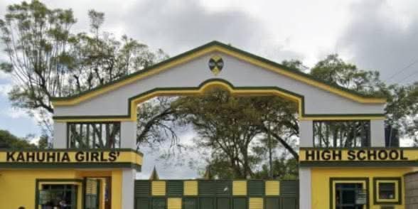 georgediano's tweet photo. There was tension at Kuhuhia Girls after students allegedly threatened to set the dormitory ablaze. Parents were advised to pick up their daughters for a short break by 8 am today. https://t.co/1t4fyhDVaU