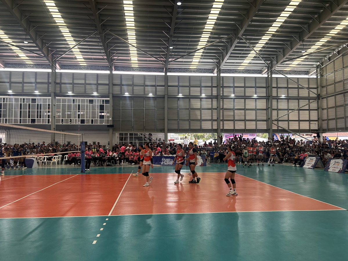 beamicallerrr's tweet photo. ONGOING: 206 Palarong Pambansa Secondary girls volleyball finals between defending champion NCR and Bacolod (Negros Island Region). 

Bacolod wins Set 1, 25-22, but NCR bounces back with a dominant 25-14 Set 2 victory. @gmanews @gmasportsph https://t.co/J7ye7M7lpt