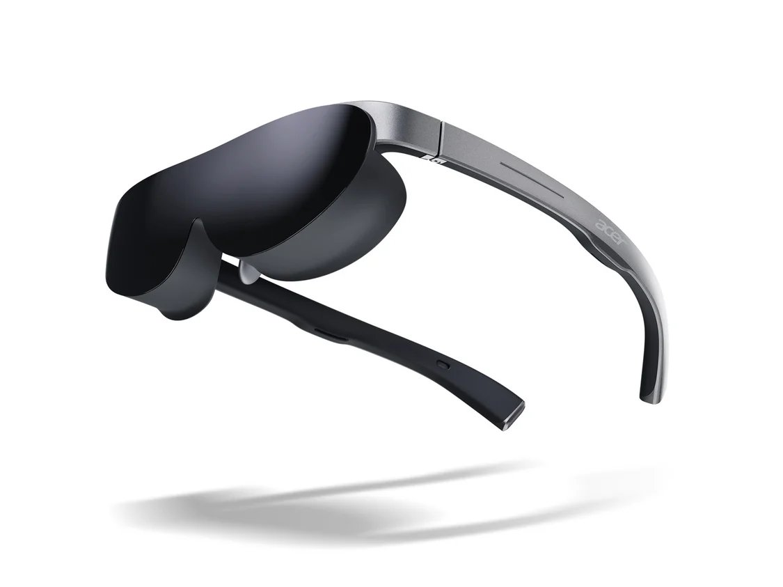 kotauchisunsun's tweet photo. Acerは、マイクロOLEDスクリーンを搭載したスマートグラス「AR Vision GR0」と「AR Vision GI0」を発表した。

GR0はXREAL形式の有線スマートグラス(1枚目)
GI0はRay-Ban Meta形式のカメラグラス(2枚目)

なんだろうか。最近のこの界隈の動向がWinMRの時と重なる・・・
https://t.co/BDjvrlxRn9 https://t.co/NCFpnD3sE8