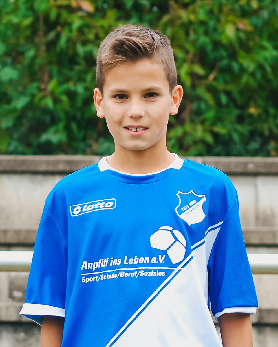 tsghoffenheim's tweet photo. Ein waschechter Hoffema 💙🤍

Danke für alles, Luka! https://t.co/uT6BwaKc8g