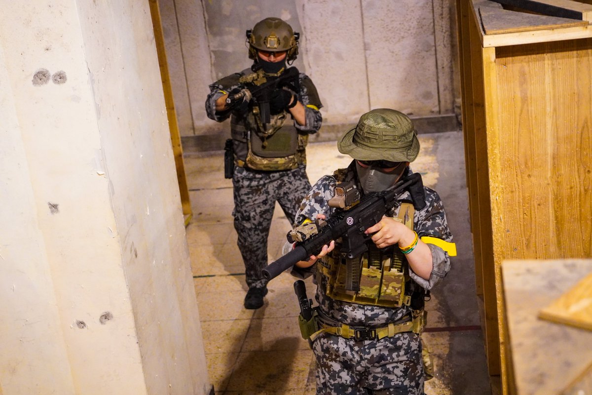BLKFOX_Airsoft's tweet photo. 5/30 1部フリーゲームお越し頂き誠にありがとうございました！

本日のお写真はこちら↓
https://t.co/CyvpzHwD4p

このあと2部はハンドガン限定フリーゲーム開催となります
飛び入り参加、
ハシゴサバゲー(1500円off), 遅割（1000円off）

4枚目の写真は
明日以降の現在のフリーゲームの予約状況です。
開催が決定している日もありますが、あと少しで開催決定の日がありますので、ご予定合う方はぜひご参加ください。
※フリーゲームは基本6名で開催となります。
※予約状況は随時変動します。

▼フリーゲームのご予約はこちら
https://t.co/p1pzUZZakA

#BLKFOX福生店
#東京都　#福生市
#サバゲー　#サバイバルゲーム
#サバゲーマーさんと繋がりたい
#BLKFOX　#AIRSOFT
#STCサバゲーラリー
#サバラリ
#西東京サバゲー