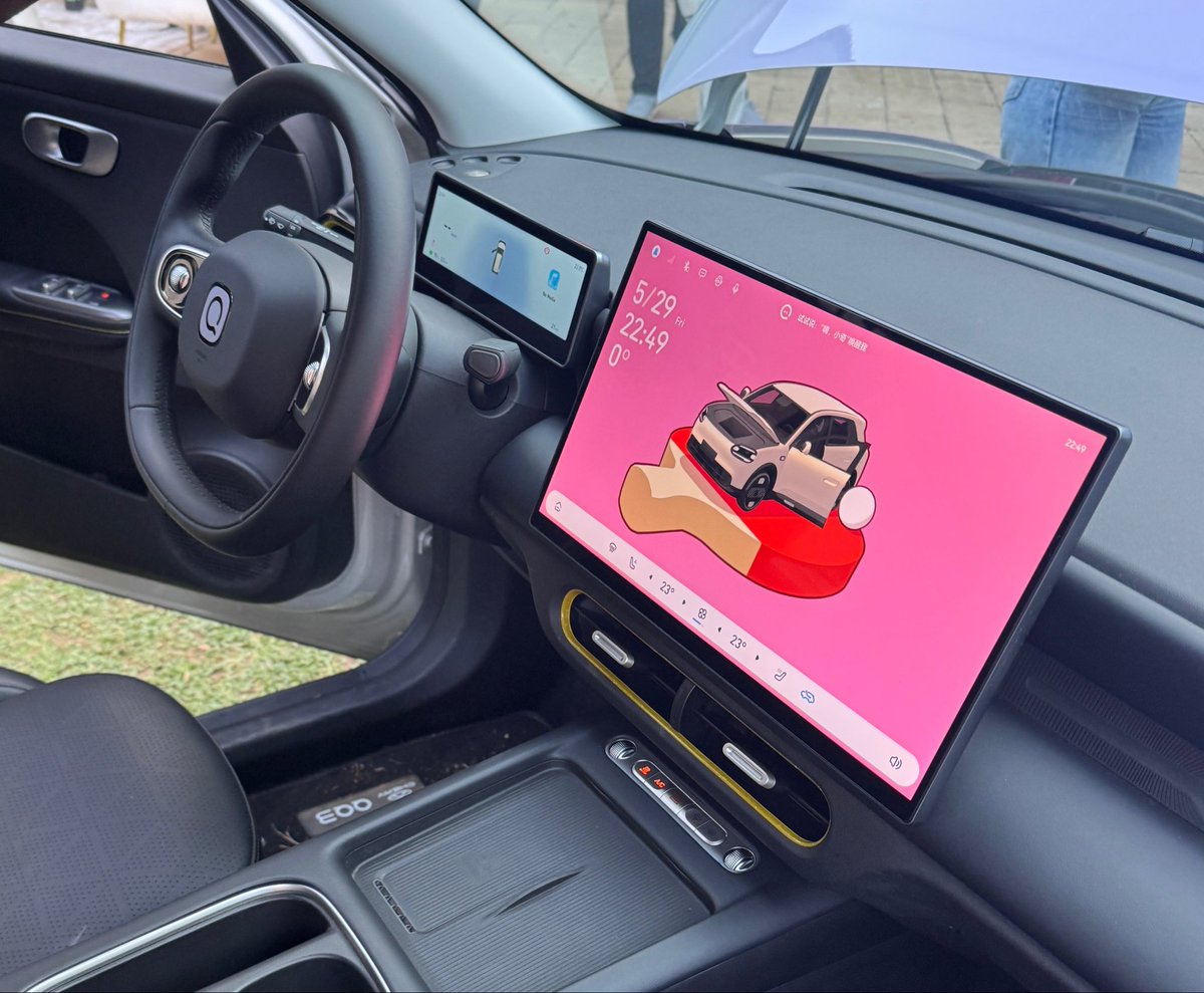 khuleonwheels's tweet photo. Yesterday, we made our way to Bryanston for a first look at Chery’s upcoming all-electric EV, the Chery Q. Making its public debut, we got a closer look at the exterior and interior styling that South African motorists can…
#CherySA #CheryQ https://t.co/lit1cRsfig